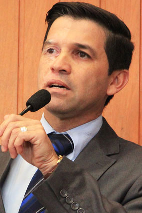 Veto do Executivo ao projeto de atendimento ao público por Braille e senha sonora é mantido 2 Vereador Tadeu Camargo