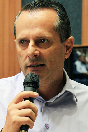 Taxistas de São José dos Pinhais farão uso de aplicativos sob regulamentação do Executivo 1 Vereador Gastão Vosgueral