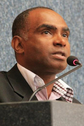 Taxistas de São José dos Pinhais farão uso de aplicativos sob regulamentação do Executivo 2 Vereador Luiz Paulo