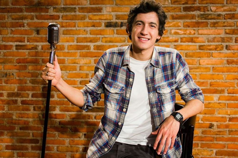 Afonso Padilha: um pinhaiense de coração e humorista de destaque no cenário nacional 1 Afonso Padilha Afonso Padilha: um pinhaiense de coração e humorista de destaque no cenário nacional