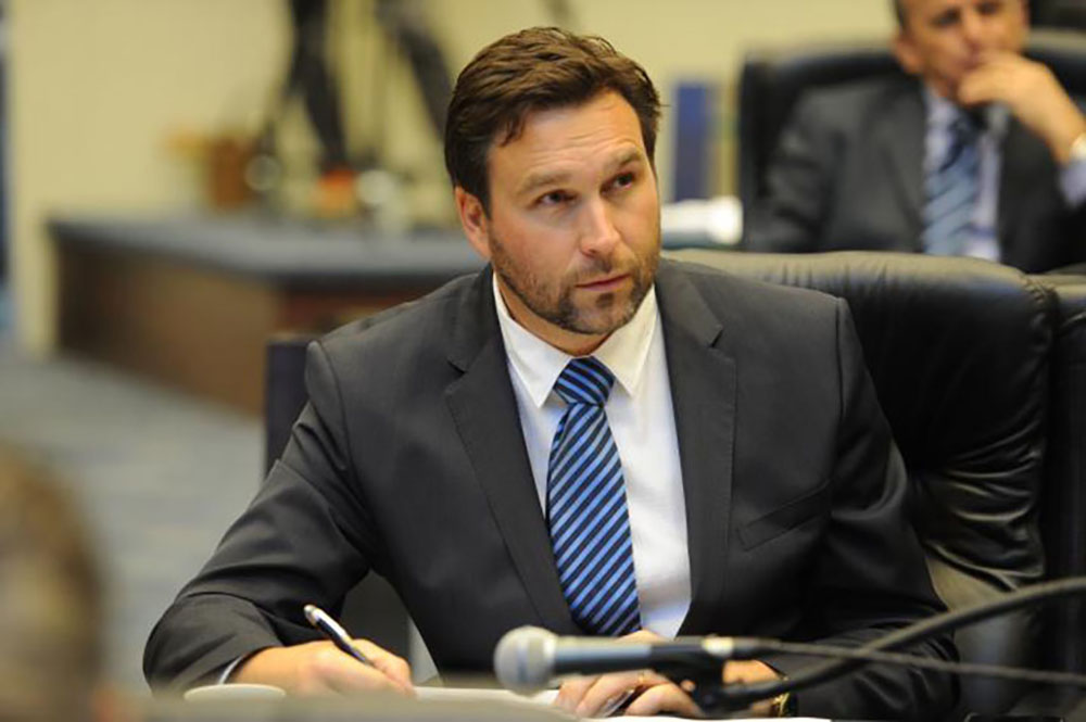 Estacionamentos poderão ser proibidos de exibir placas eximindo-se por danos causados a veículos 1 alep01 Estacionamentos poderão ser proibidos de exibir placas eximindo-se por danos causados a veículos