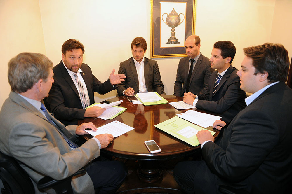 Projeto de lei que proíbe fracionamento de preço de combustível é aprovado 1 alep011 Projeto de lei que proíbe fracionamento de preço de combustível é aprovado