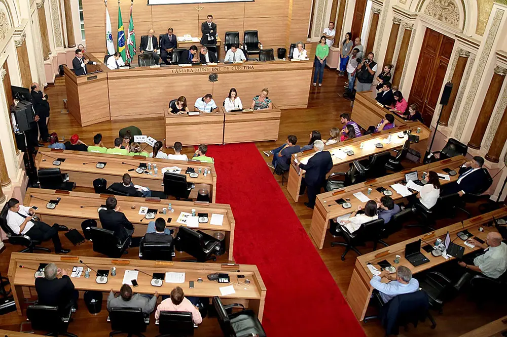 Vereadores de Curitiba congelam os próprios subsídios até 2018 1 cmc01 Vereadores de Curitiba congelam os próprios subsídios até 2018