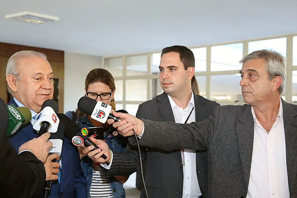 Novo painel e sistema de votação em Plenário garantirá mais transparência nos trabalhos 2 alep011 Novo painel e sistema de votação em Plenário garantirá mais transparência nos trabalhos