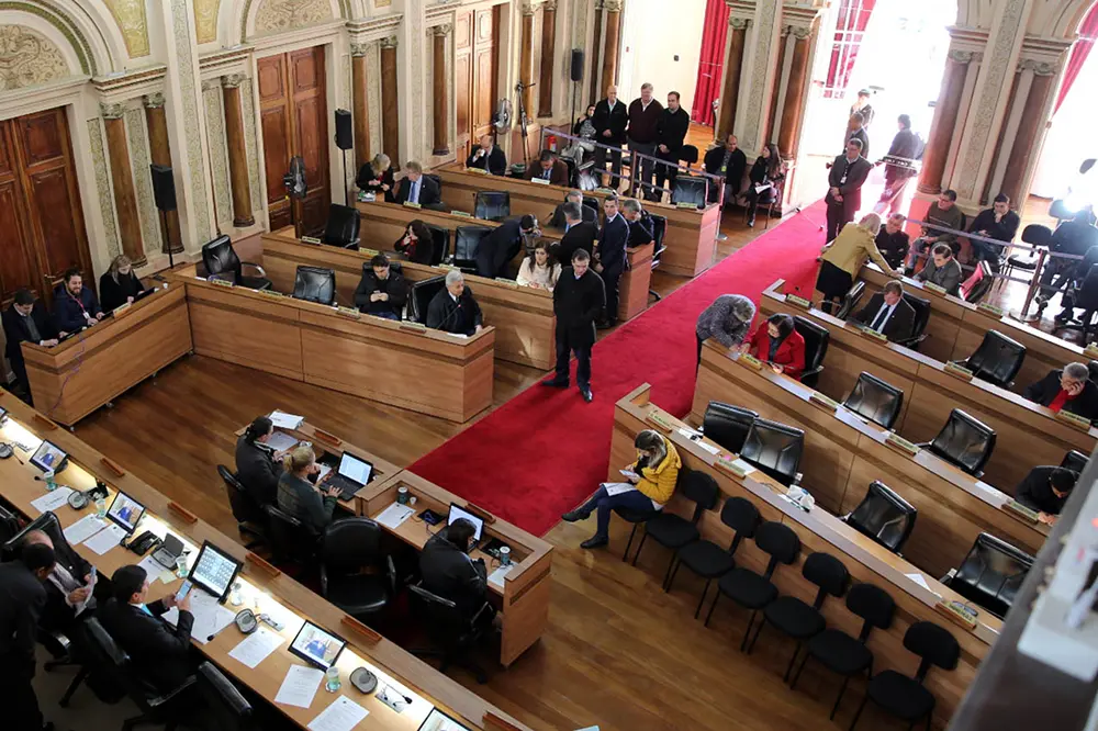 Câmara aportou R$ 41 milhões no orçamento de Curitiba em 3 anos 5 PlenUario 01 Câmara aportou R$ 41 milhões no orçamento de Curitiba em 3 anos