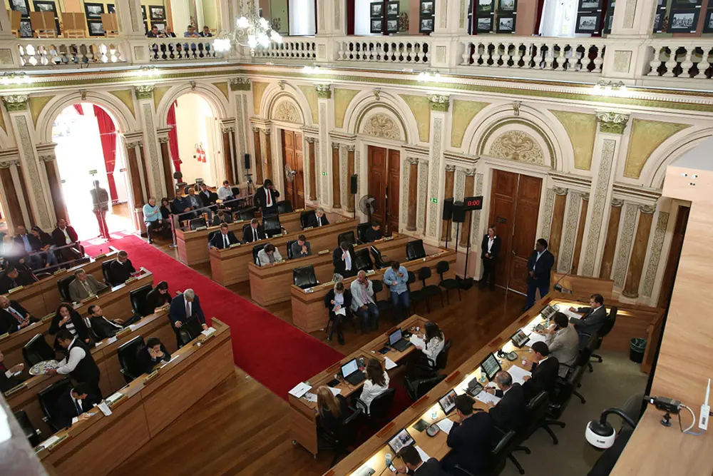 Confirmado ajuste de R$ 28,5 mi no orçamento de Curitiba 1 cmc011 Confirmado ajuste de R$ 28,5 mi no orçamento de Curitiba