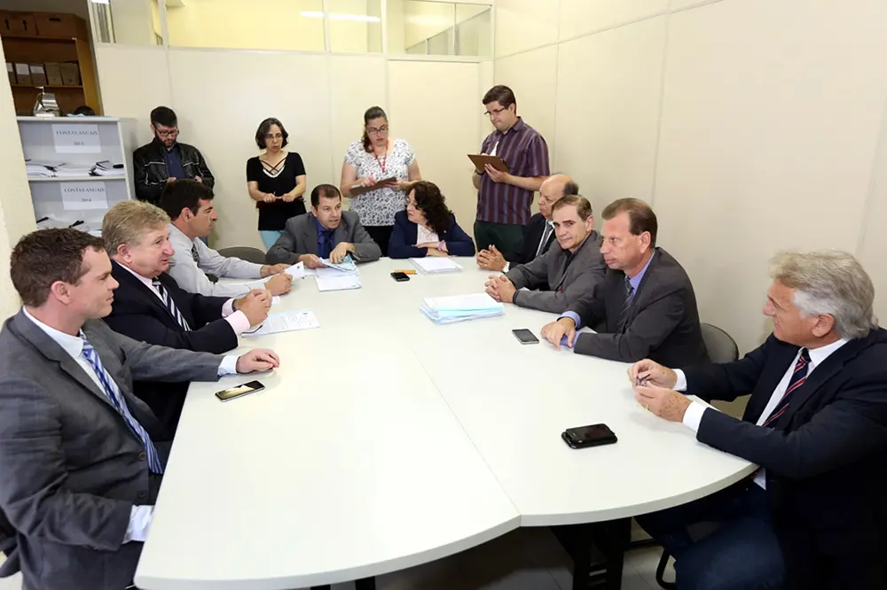 Por 5 a 4, reforma administrativa passa na Comissão de Economia 2 cmc01 Por 5 a 4, reforma administrativa passa na Comissão de Economia