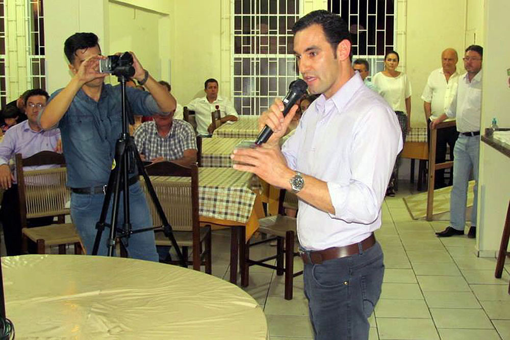 Deputado Alexandre Guimarães realiza prestação de contas em Campo Largo 2 alexandre guimaraes Deputado Alexandre Guimarães realiza prestação de contas em Campo Largo