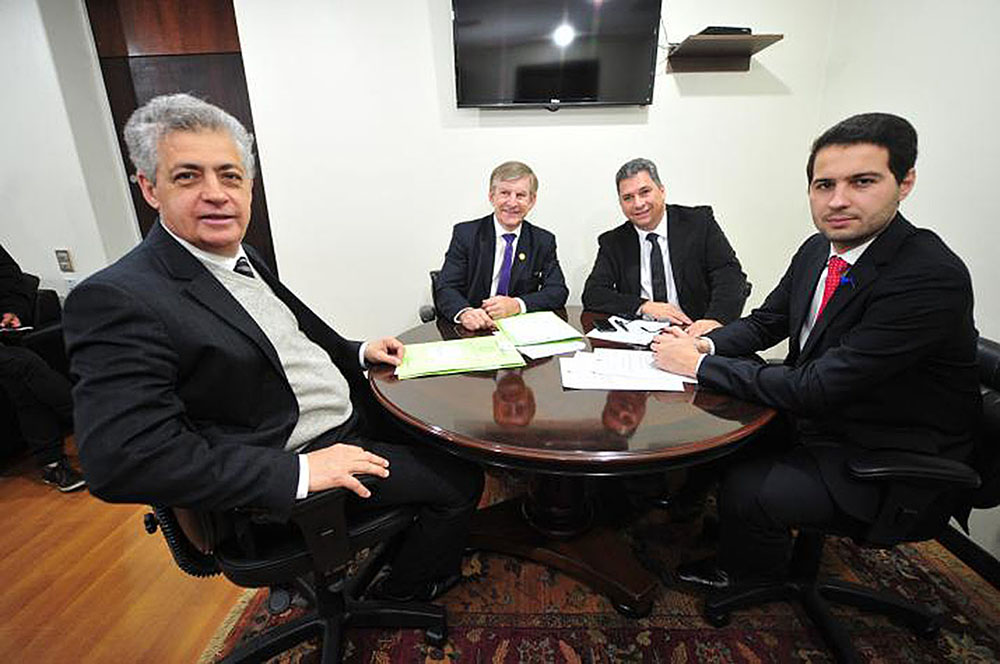 Comissão de Finanças aprova projetos do Executivo para cortes de despesas 2 alep01 Comissão de Finanças aprova projetos do Executivo para cortes de despesas