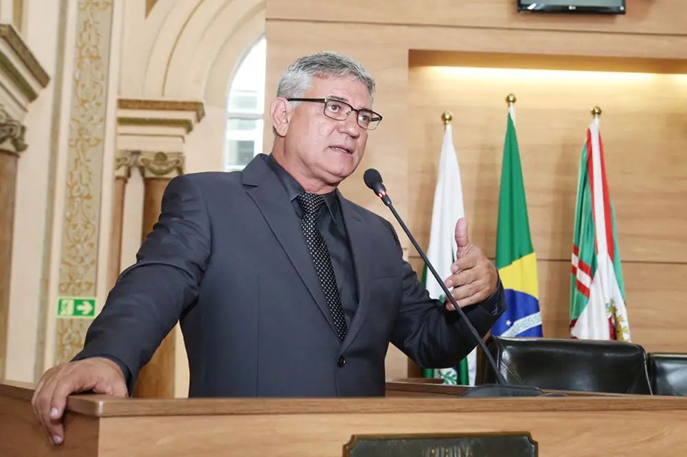 Com emenda no 2º turno, multa a pichadores terá nova votação 1 Helio Wirbiski