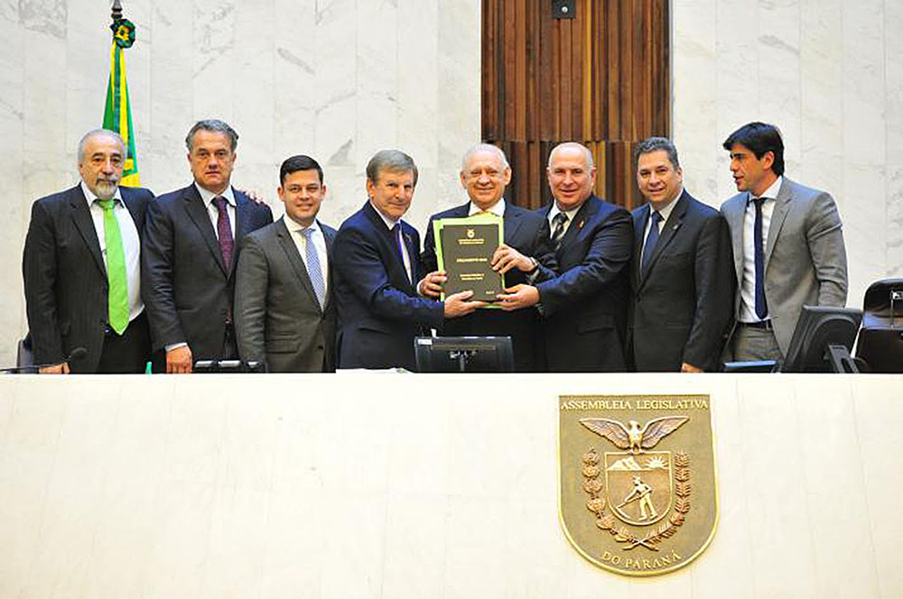 Relatório final da LOA para 2018 é entregue ao presidente Traiano 2 alep01 Relatório final da LOA para 2018 é entregue ao presidente Traiano