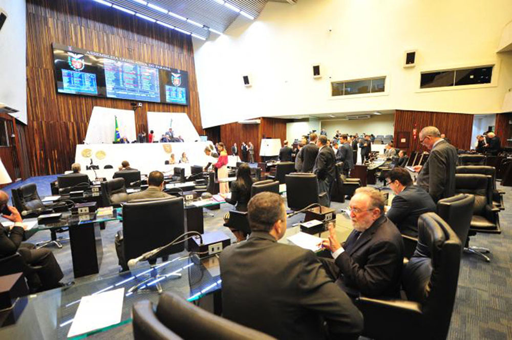 Instalação de equipamentos que mancham dinheiro de caixas eletrônicos durante furtos passa em terceira votação 1 alep02 Instalação de equipamentos que mancham dinheiro de caixas eletrônicos durante furtos passa em terceira votação