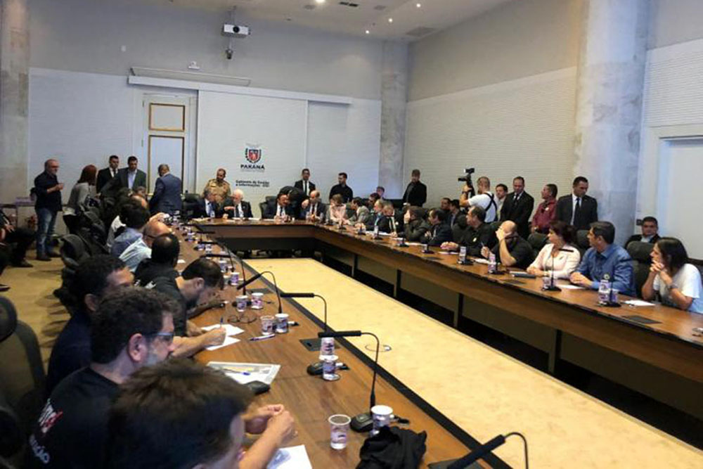 Líder do Governo comemora avanço do diálogo com o funcionalismo público 6 alep02 1 Líder do Governo comemora avanço do diálogo com o funcionalismo público