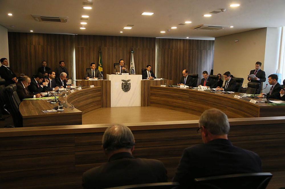 Projeto que trata de medidas protetivas para professor vítima de violência na escola tem parecer favorável 2 alep012 1 Projeto que trata de medidas protetivas para professor vítima de violência na escola tem parecer favorável