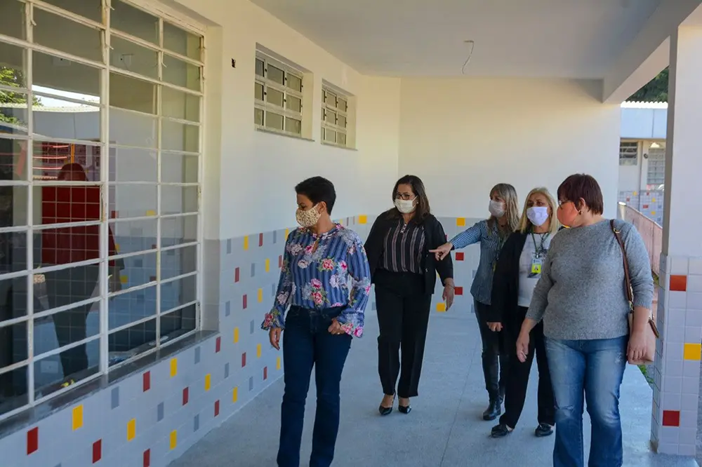 Obras de melhorias em unidades de ensino de Pinhais não param durante a pandemia 6 pinhais062 Obras de melhorias em unidades de ensino de Pinhais não param durante a pandemia