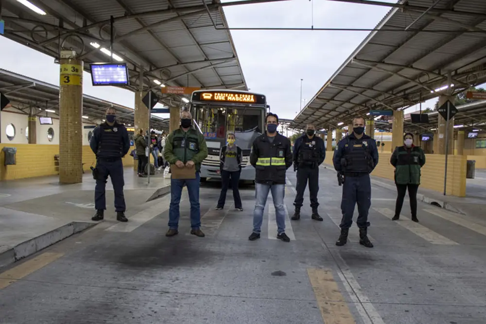 Guarda Municipal de São José dos Pinhais promove fiscalização do uso de máscaras nos terminais 6 sao jose pinhais 01 Guarda Municipal de São José dos Pinhais promove fiscalização do uso de máscaras nos terminais