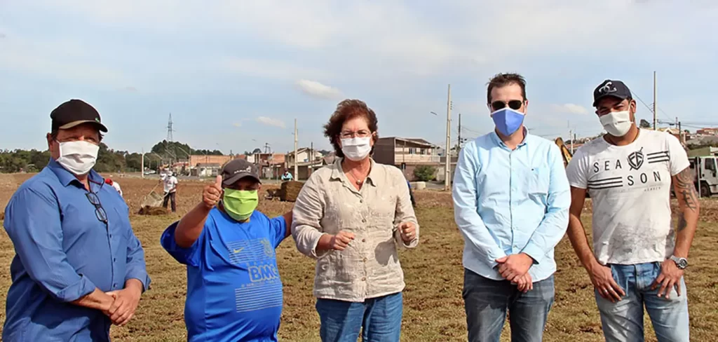 Prefeitura de Colombo inicia o plantio de grama no Parque Linear do Palmital 1 Parque Linear do Palmital