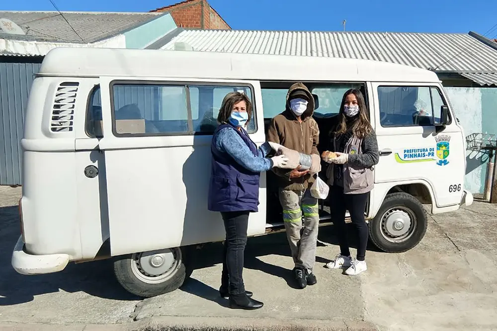 CREAS presta atendimento, orienta e faz doações às pessoas em situação de rua em Pinhais 5 pinhais08 CREAS presta atendimento, orienta e faz doações às pessoas em situação de rua em Pinhais