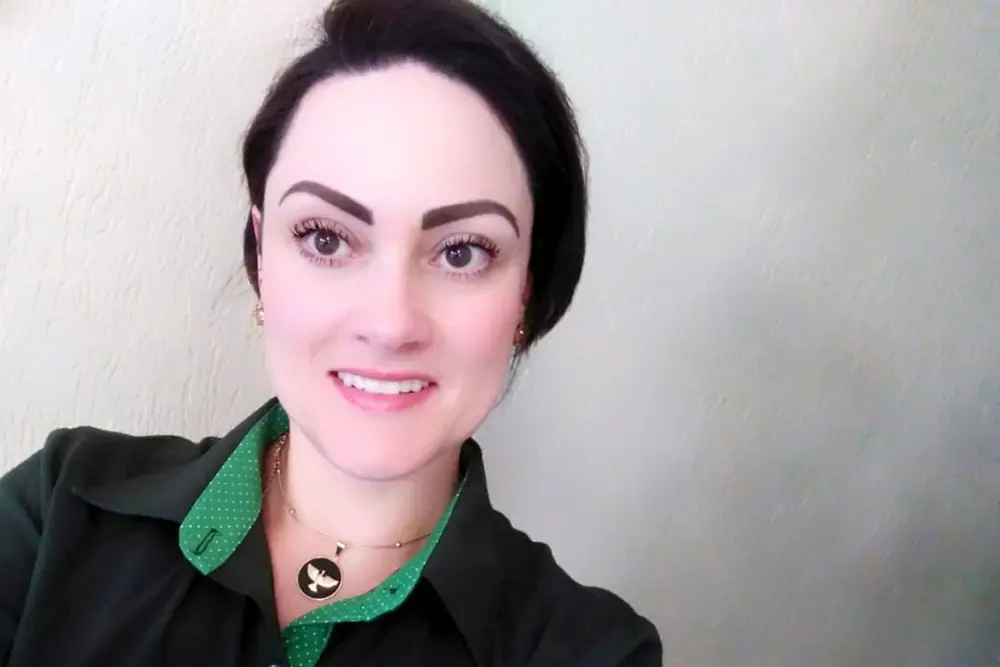 Empresária de Pinhais defende maior presença feminina nas eleições 1 Cristiane Bernardes 01 Empresária de Pinhais defende maior presença feminina nas eleições