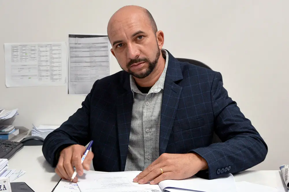 Vereador Carlinhos do Eliza faz um balanço do seu mandato destacando o diálogo com a população e com o Poder Executivo 1 carlinhos01 Vereador Carlinhos do Eliza faz um balanço do seu mandato destacando o diálogo com a população e com o Poder Executivo