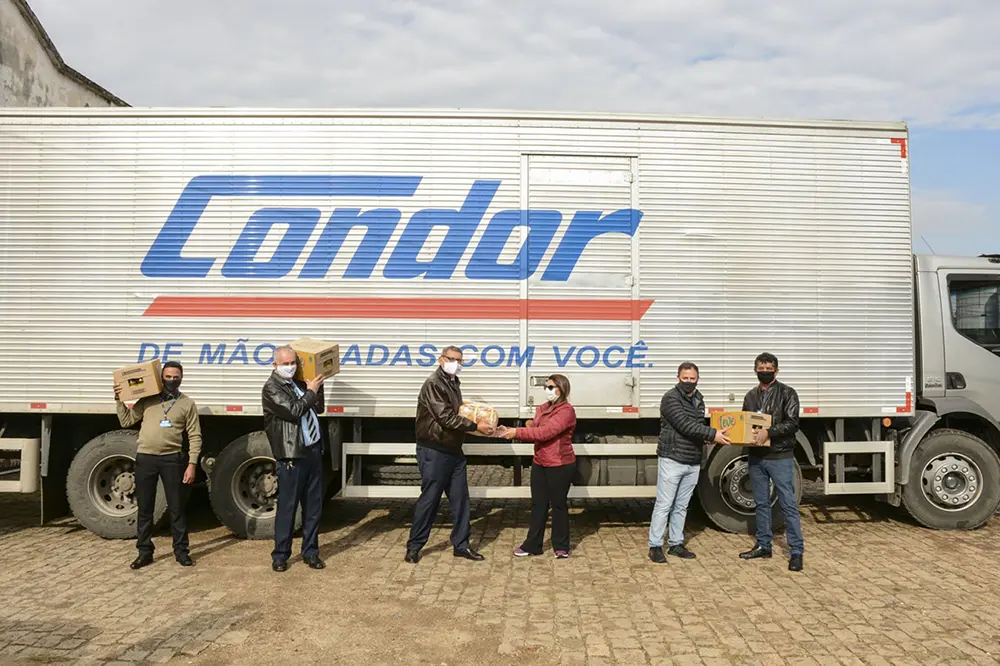 Pinhais recebe doação de 14 toneladas de alimentos de rede de supermercados 2 pinhais042 Pinhais recebe doação de 14 toneladas de alimentos de rede de supermercados