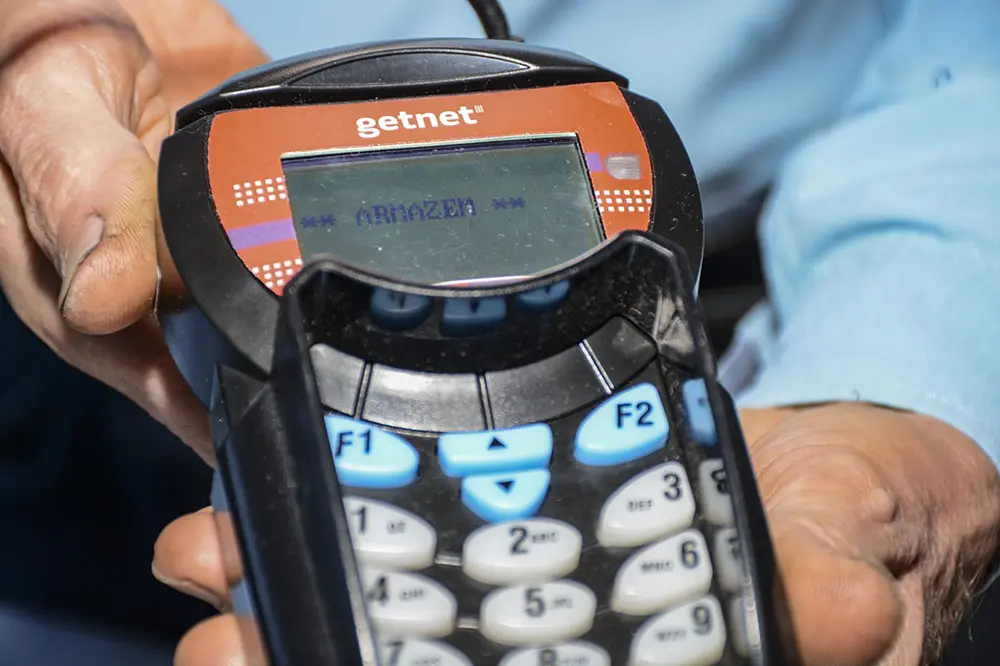 Compras no Armazém da Família de Pinhais podem ser pagas com cartão de débito e alimentação 8 pinhais052 Compras no Armazém da Família de Pinhais podem ser pagas com cartão de débito e alimentação