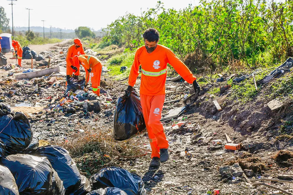 Prefeitura de Piraquara combate o despejo irregular de lixo no Guarituba 1 piraquara01 Prefeitura de Piraquara combate o despejo irregular de lixo no Guarituba