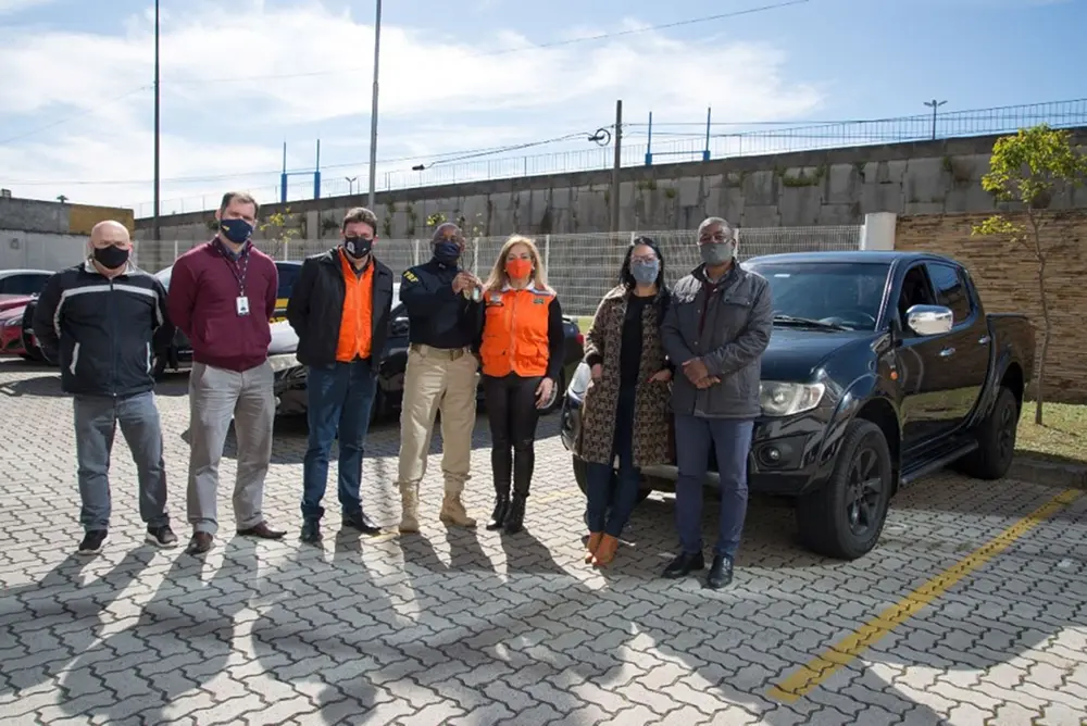 Defesa Civil de Quatro Barras recebe veículo utilitário da Polícia Rodoviária Federal em parceria com CONSEG-QB 1 quatro barras 02 Defesa Civil de Quatro Barras recebe veículo utilitário da Polícia Rodoviária Federal em parceria com CONSEG-QB