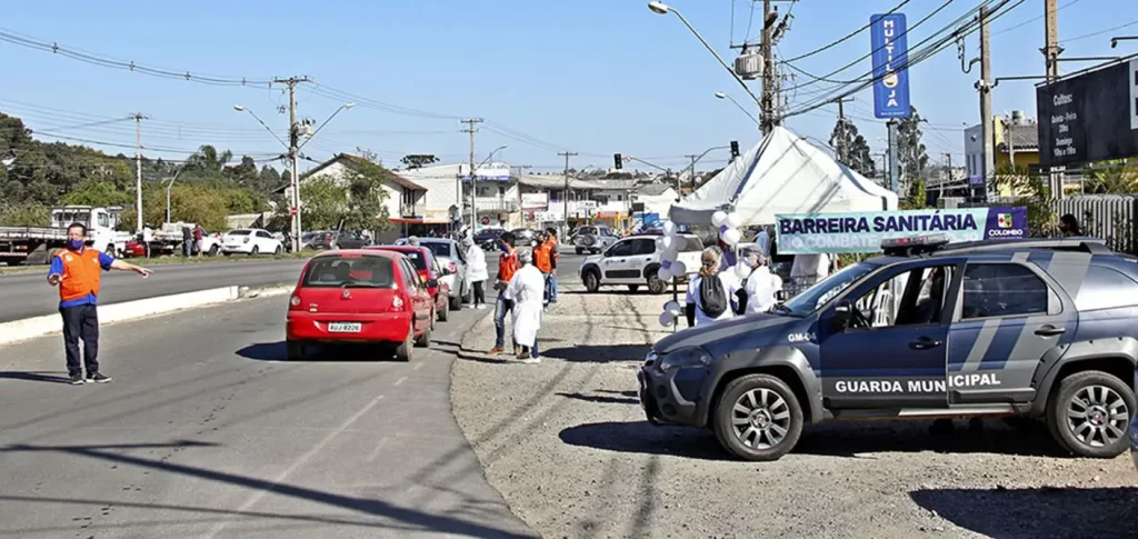 Operação sanitária fiscaliza e orienta motoristas que passam por Colombo 7 Operação sanitária