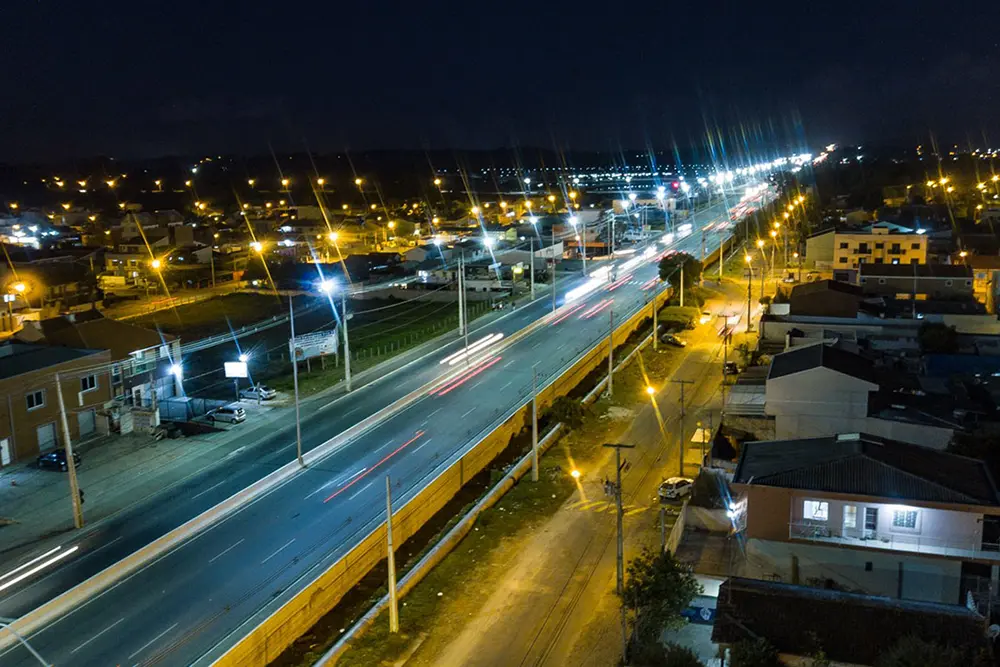 Iluminação pública recebe atenção especial em Pinhais 3 Iluminação pública