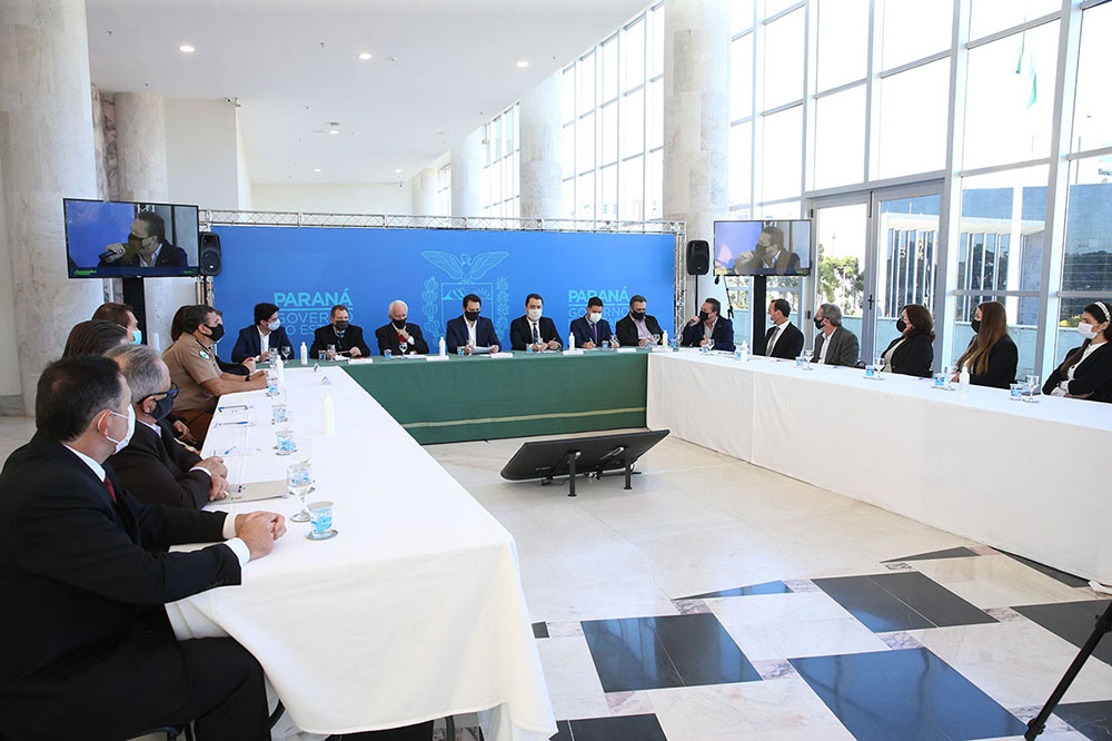 Paraná amplia ações para marcar um ano do programa do Descomplica 3 governo 01 1 Paraná amplia ações para marcar um ano do programa do Descomplica