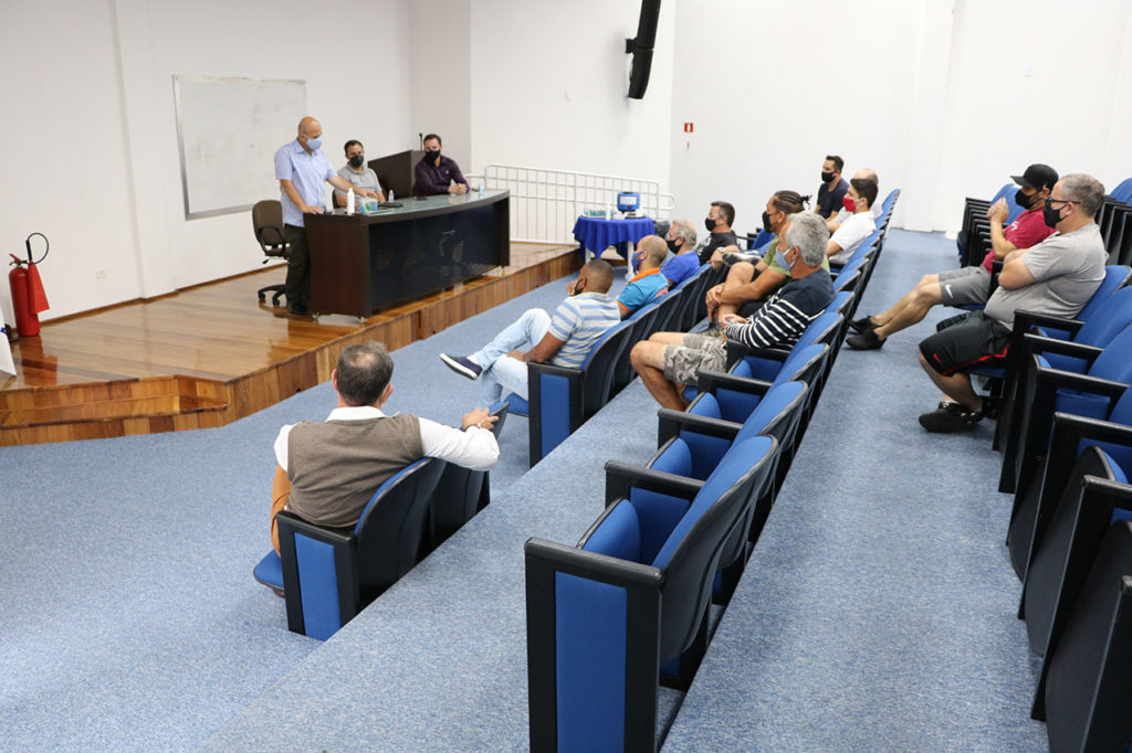 Prefeitura de Pinhais reúne comerciantes e empresários para discutir novas ações de enfrentamento da Covid-19 9 Reunião Comerciantes e Empresários_Covid_Pinhais