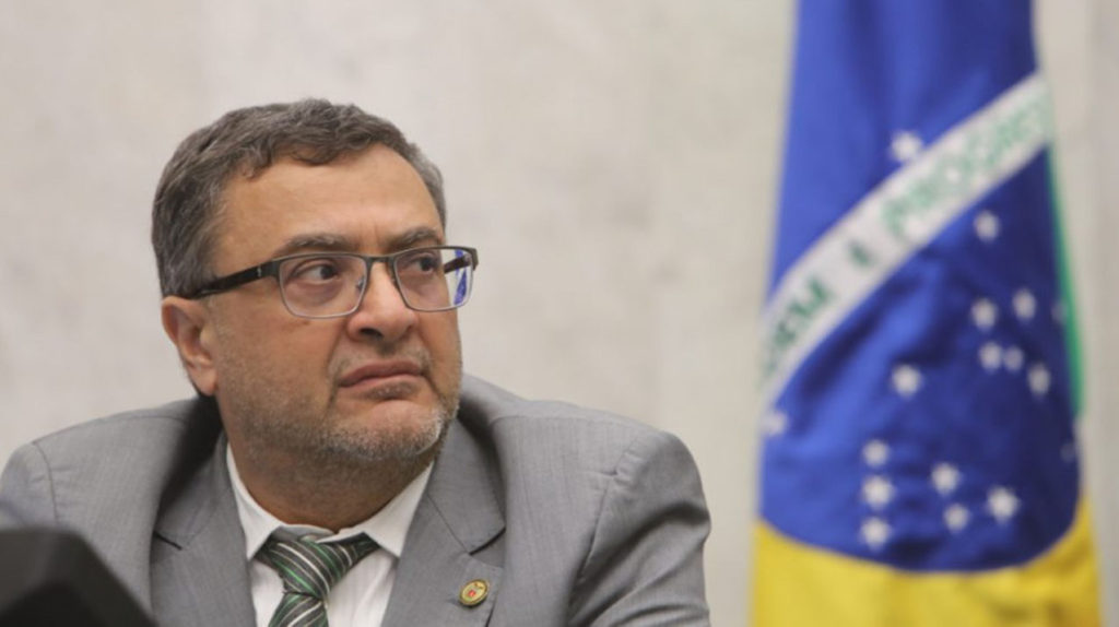 Coordenador de Frente Parlamentar defende aplicação da lei de registro emergencial para iniciar vacinação 7 Deputado Michele Caputo