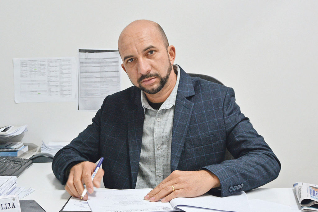 Carlinhos do Eliza, segundo vereador mais votado, quer prosseguir trabalhando pela comunidade 1 Vereador Carlinhos do Eliza