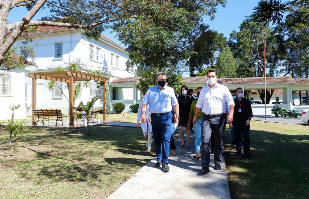 Governador vistoria Hospital de Dermatologia Sanitária em Piraquara 6 Ratinho Júnior