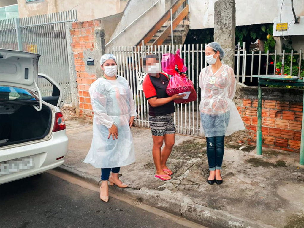 Equipe do CAPS faz ação solidária e entrega cestas de natal para usuários do serviço 8 pinhais02 3 Equipe do CAPS faz ação solidária e entrega cestas de natal para usuários do serviço