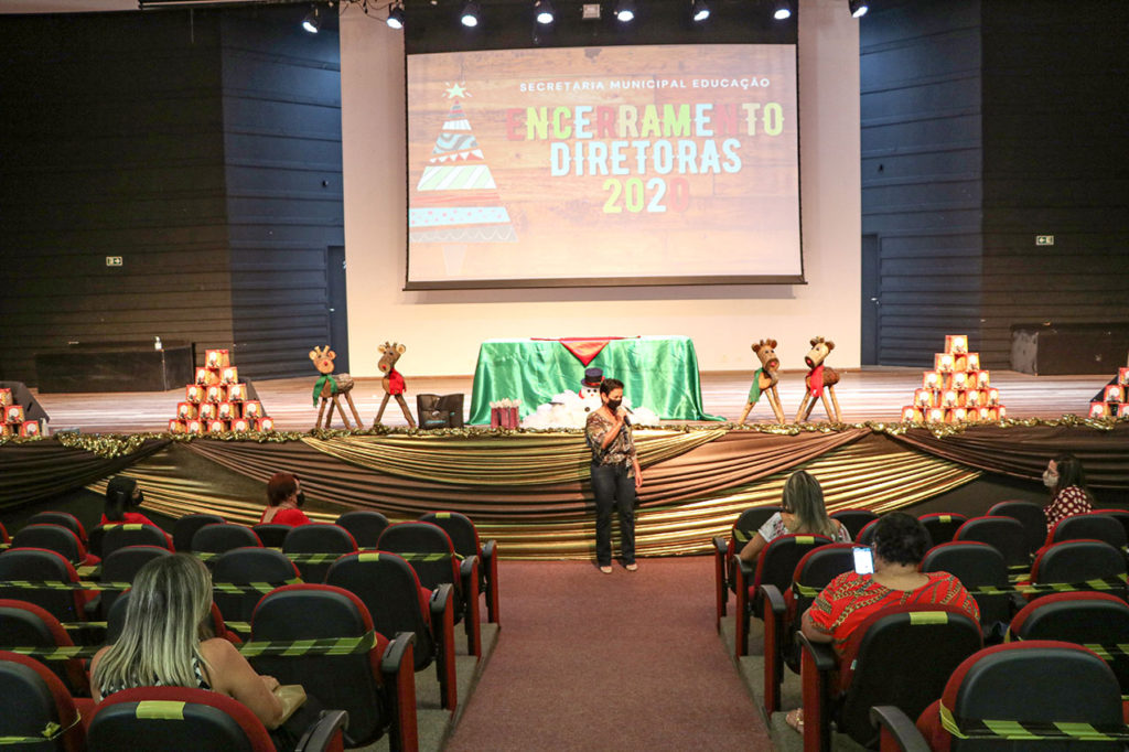 Secretaria de Educação promove encontro com as diretoras das unidades de ensino 4 encontro com as diretoras das unidades de ensino