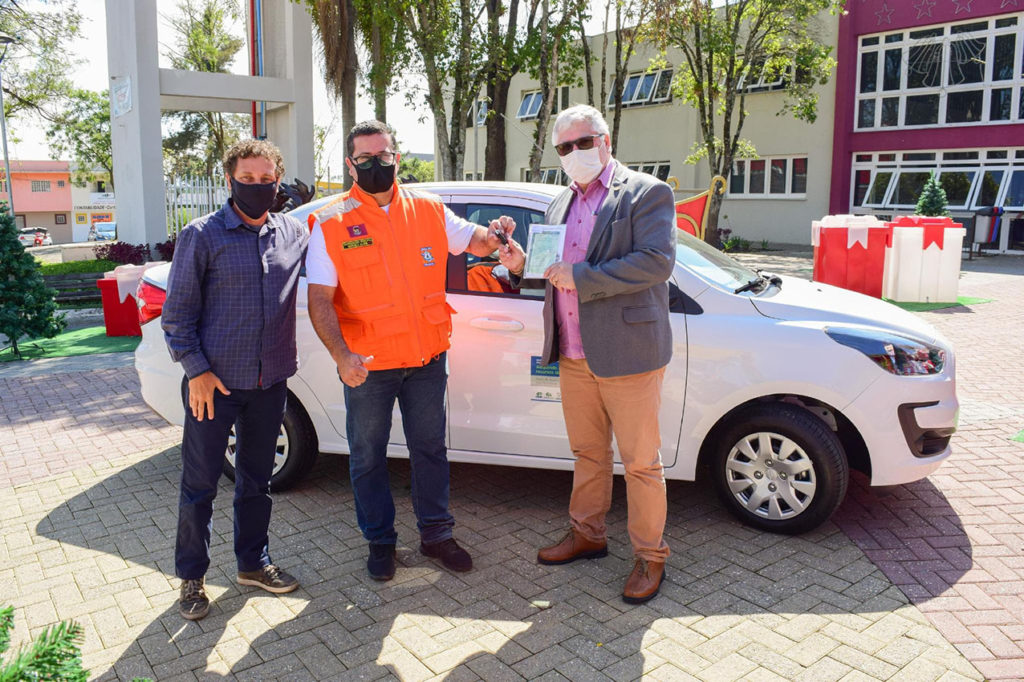 Defesa Civil de Piraquara recebe novo veículo 5 Defesa Civil de Piraquara recebe novo veículo