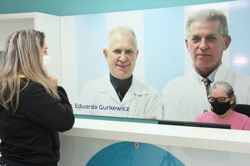 Implante ósseo: necessidade, custos e principais cuidados 4 Clinica Odontogurka 04 Implante ósseo: necessidade, custos e principais cuidados