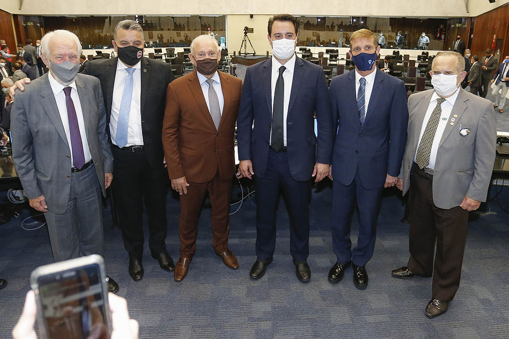 Ratinho Júnior participa da posse da nova Mesa Diretora da Assembleia Legislativa 9 cerimonia de posse assembleia 2 Ratinho Júnior participa da posse da nova Mesa Diretora da Assembleia Legislativa