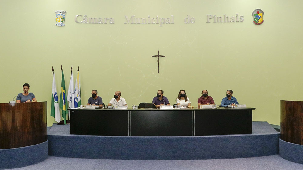Prefeita Marli Paulino e vice Rosa Maria participam da primeira sessão em plenário da Câmara de Pinhais 1 pinhais camara primeira sessao Prefeita Marli Paulino e vice Rosa Maria participam da primeira sessão em plenário da Câmara de Pinhais