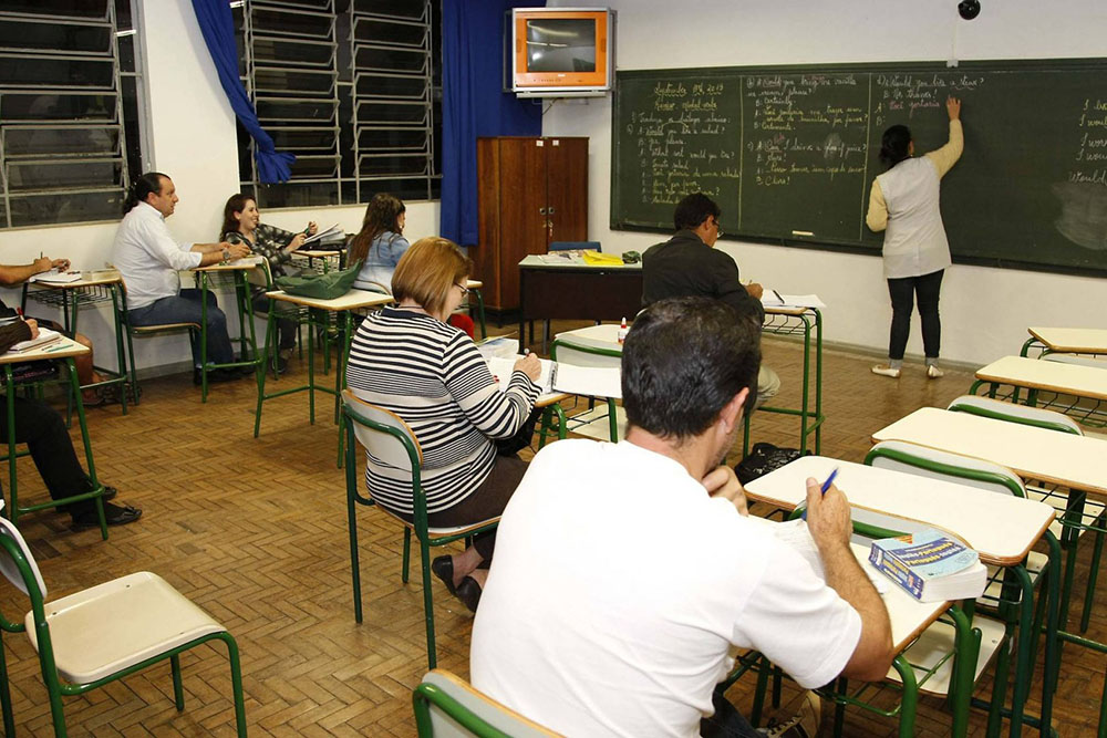 Matrículas para a Educação de Jovens e Adultos (EJA) vão até o dia 17 de fevereiro 8 pinhais eja Matrículas para a Educação de Jovens e Adultos (EJA) vão até o dia 17 de fevereiro