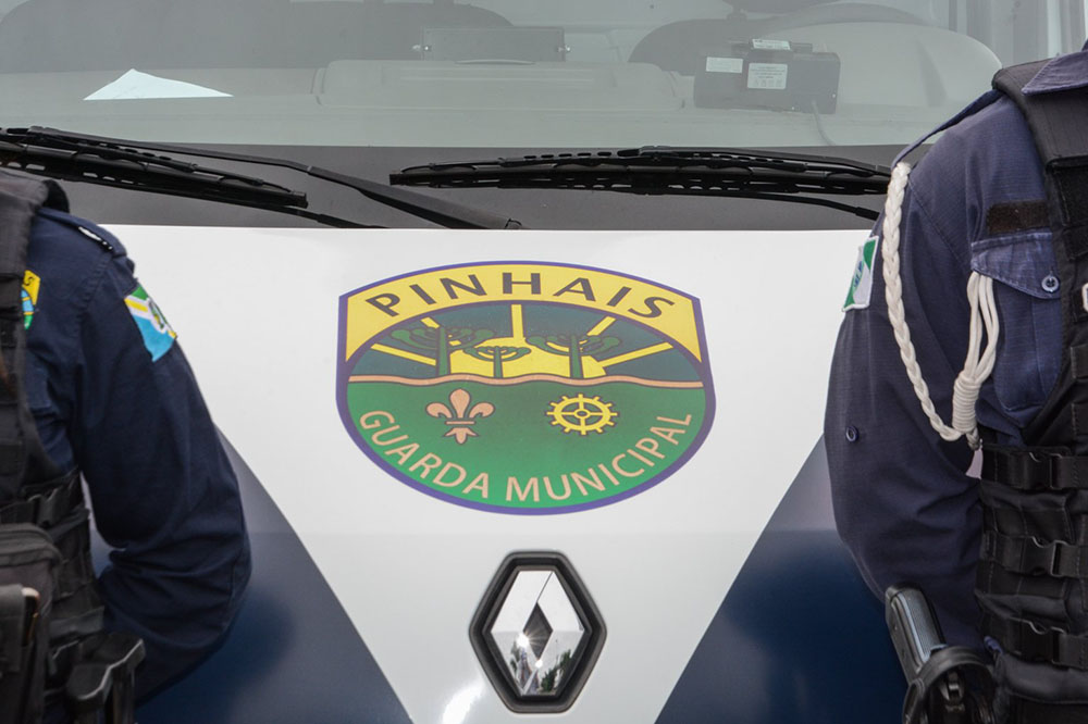 Guarda Municipal salva homem e criança de 3 anos de ataque de Pitbull 2 pinhais guarda pitbull Guarda Municipal salva homem e criança de 3 anos de ataque de Pitbull