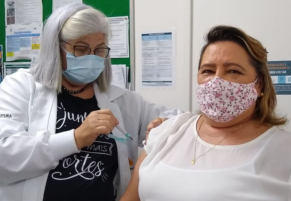 Profissionais das unidades de saúde de Pinhais são vacinados 4 pinhais vacina profissionais Profissionais das unidades de saúde de Pinhais são vacinados