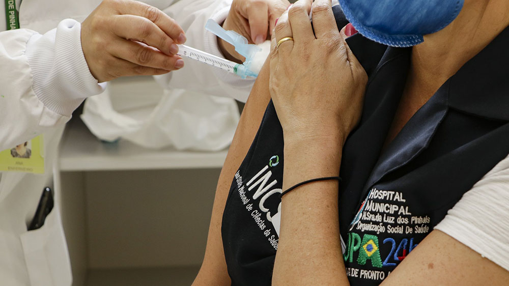 Pinhais já aplicou 60% das doses de vacina contra a Covid-19 que recebeu 3 pinhais vacina Pinhais já aplicou 60% das doses de vacina contra a Covid-19 que recebeu