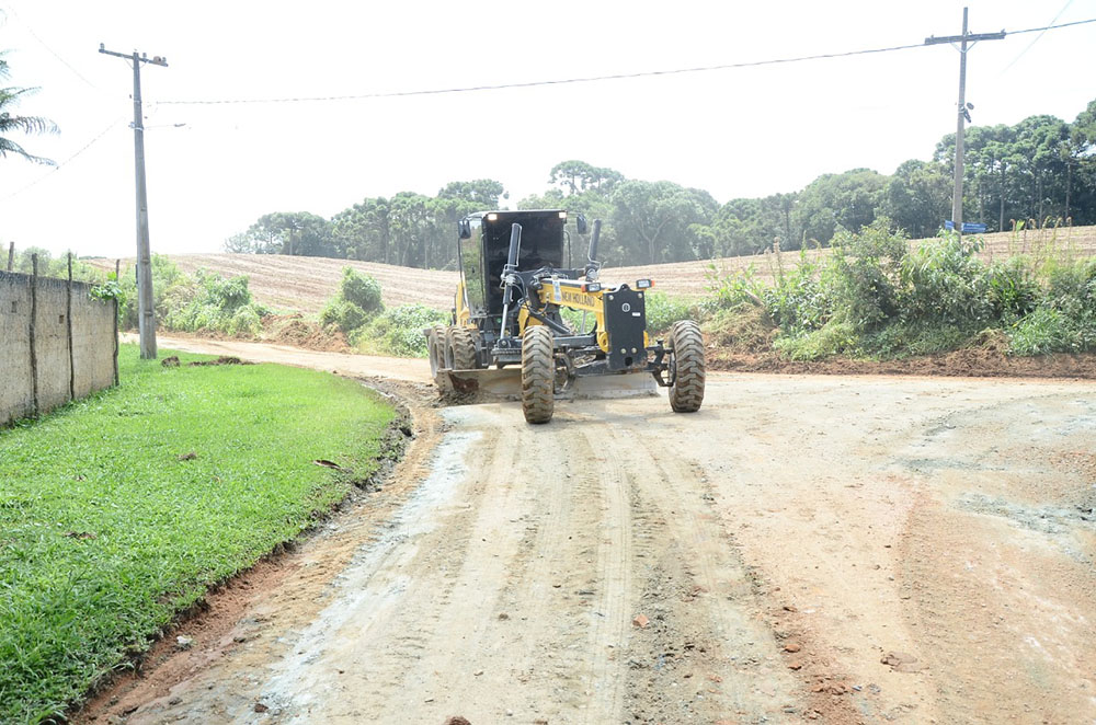 Secretaria de Obras de Fazenda Rio Grande realiza ações na área rural e garante melhorias aos produtores 3 fazenda rio grande obras rural Secretaria de Obras de Fazenda Rio Grande realiza ações na área rural e garante melhorias aos produtores