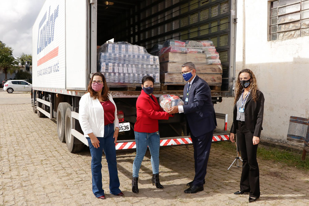 Hipermercado Condor doa cinco toneladas de alimentos para o município de Pinhais 8 pinhais condor Hipermercado Condor doa cinco toneladas de alimentos para o município de Pinhais