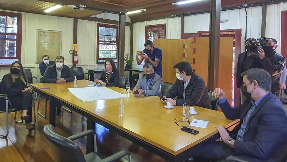 Deputados do Paraná recebem detalhes das obras da Linha Verde, em Curitiba 6 curitiba linha verde 1 Deputados do Paraná recebem detalhes das obras da Linha Verde, em Curitiba