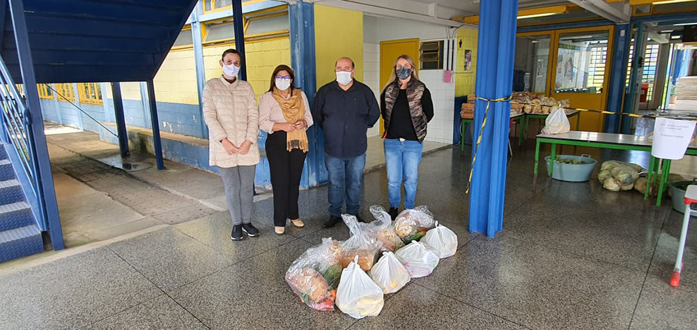 Prefeitura de Fazenda Rio Grande entrega milhares de kits de alimentos 1 fazenda rio grande kits 01 Prefeitura de Fazenda Rio Grande entrega milhares de kits de alimentos