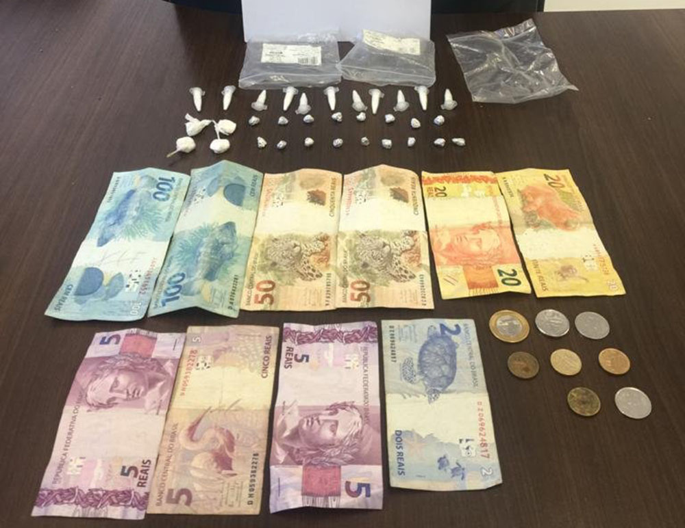 Em Pinhais, adolescente tenta despistar equipe da Romu enterrando drogas, mas acaba preso 3 pinhais guarda municipal 2 Em Pinhais, adolescente tenta despistar equipe da Romu enterrando drogas, mas acaba preso